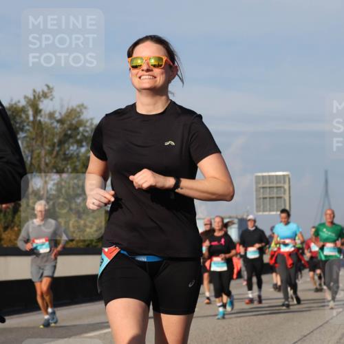 03.10.2025 - Köhlbrandbrückenlauf Luisa Fischer http://msf.ph/oto/9018034 03.10.2025 11:05:51 Position 3  meine-sportfotos.de