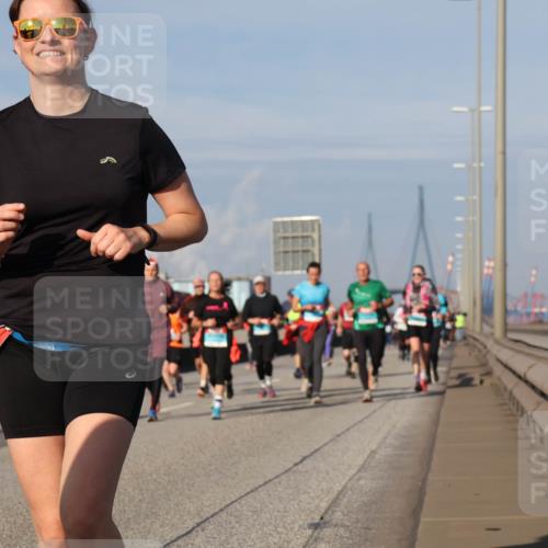 03.10.2025 - Köhlbrandbrückenlauf Luisa Fischer http://msf.ph/oto/9018036 03.10.2025 11:05:52 Position 3  meine-sportfotos.de
