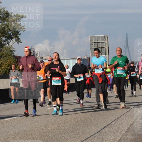 03.10.2025 - Köhlbrandbrückenlauf Luisa Fischer http://msf.ph/oto/9018041 03.10.2025 11:05:53 Position 3 1978 meine-sportfotos.de