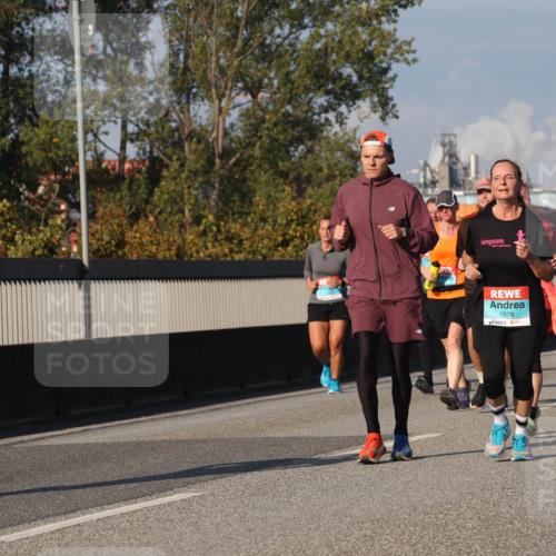03.10.2025 - Köhlbrandbrückenlauf Luisa Fischer http://msf.ph/oto/9018045 03.10.2025 11:05:53 Position 3 1899, 1978 meine-sportfotos.de