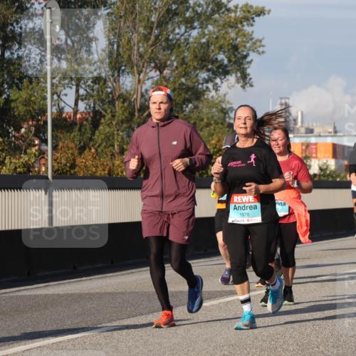 03.10.2025 - Köhlbrandbrückenlauf Luisa Fischer http://msf.ph/oto/9018051 03.10.2025 11:05:54 Position 3 1978, 2414 meine-sportfotos.de