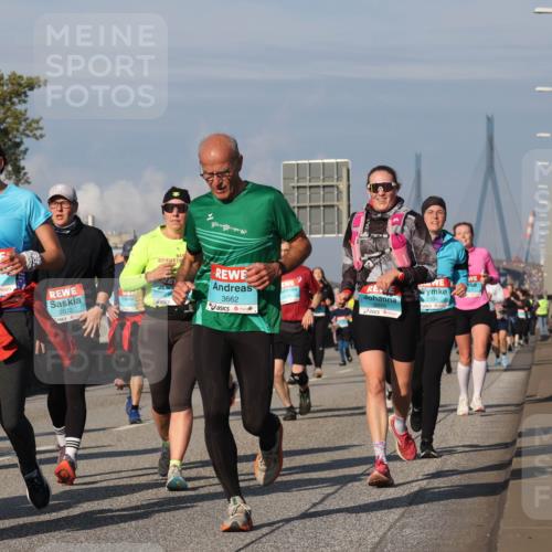 03.10.2025 - Köhlbrandbrückenlauf Luisa Fischer http://msf.ph/oto/9018064 03.10.2025 11:05:56 Position 3 2414, 2072, 3662, 2304 meine-sportfotos.de