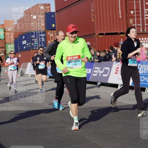 03.10.2025 - Köhlbrandbrückenlauf Michael Burmester http://msf.ph/oto/9018071 03.10.2025 10:17:44 Ziel 1634, 1649, 1659, 1671, 1684, 1695, 1731, 1736, 2088, 2270, 2376, 2678, 2836, 2905, 3081, 3150, 3156, 3268, 3468 meine-sportfotos.de