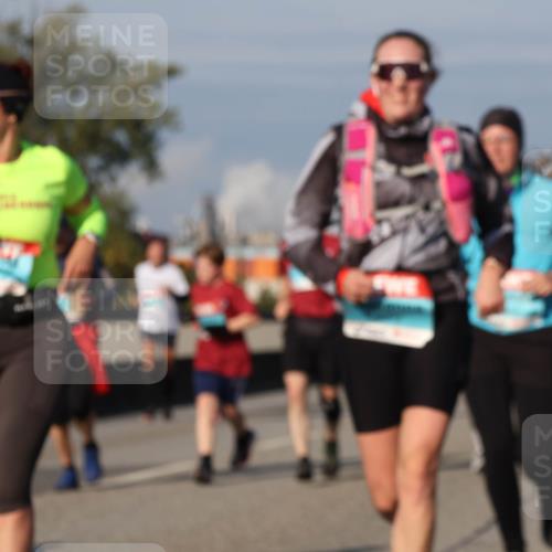 03.10.2025 - Köhlbrandbrückenlauf Luisa Fischer http://msf.ph/oto/9018077 03.10.2025 11:05:59 Position 3  meine-sportfotos.de