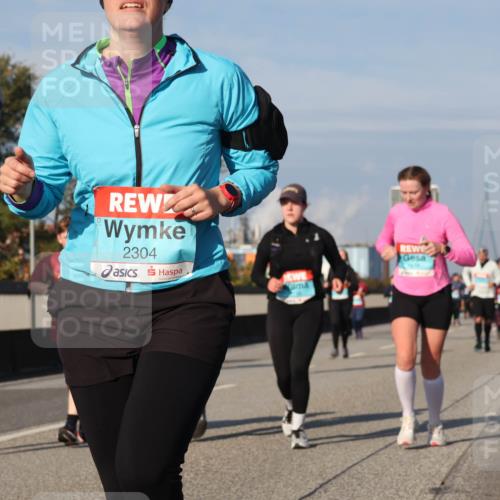 03.10.2025 - Köhlbrandbrückenlauf Luisa Fischer http://msf.ph/oto/9018092 03.10.2025 11:06:01 Position 3 2304 meine-sportfotos.de