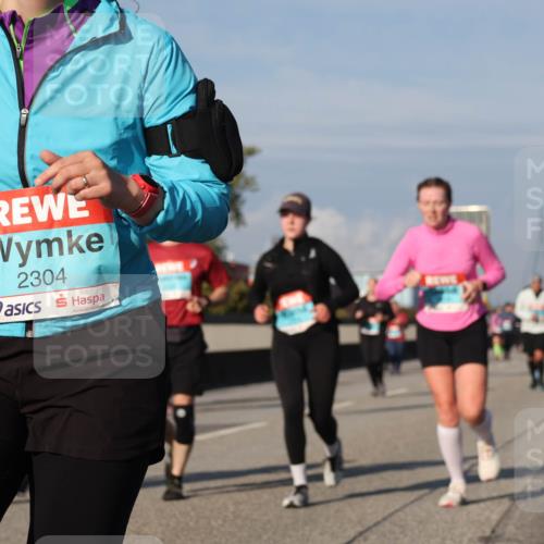 03.10.2025 - Köhlbrandbrückenlauf Luisa Fischer http://msf.ph/oto/9018094 03.10.2025 11:06:02 Position 3 2304 meine-sportfotos.de