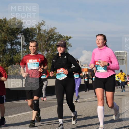 03.10.2025 - Köhlbrandbrückenlauf Luisa Fischer http://msf.ph/oto/9018098 03.10.2025 11:06:02 Position 3 2141, 2139, 2114, 1977 meine-sportfotos.de
