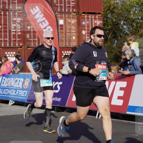03.10.2025 - Köhlbrandbrückenlauf Michael Burmester http://msf.ph/oto/9018099 03.10.2025 10:17:47 Ziel 1164, 1634, 1649, 1659, 1671, 1695, 1736, 1831, 2088, 2270, 2372, 2376, 2499, 2670, 2678, 2836, 2905, 3150, 3156, 3268, 3468 meine-sportfotos.de