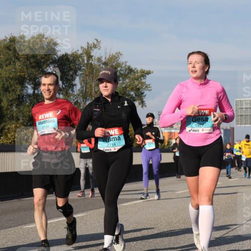 03.10.2025 - Köhlbrandbrückenlauf Luisa Fischer http://msf.ph/oto/9018101 03.10.2025 11:06:03 Position 3 2141, 2139, 2114, 1977 meine-sportfotos.de