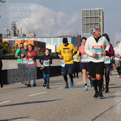 03.10.2025 - Köhlbrandbrückenlauf Luisa Fischer http://msf.ph/oto/9018120 03.10.2025 11:06:06 Position 3 1825, 34, 2152, 3677, 2187, 3240, 2842, 1001, 3675 meine-sportfotos.de