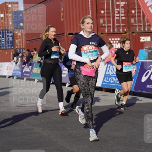 03.10.2025 - Köhlbrandbrückenlauf Michael Burmester http://msf.ph/oto/9018129 03.10.2025 10:17:49 Ziel 1164, 1634, 1649, 1659, 1671, 1695, 1831, 2270, 2372, 2376, 2499, 2670, 2905, 3017, 3150, 3156, 3468 meine-sportfotos.de
