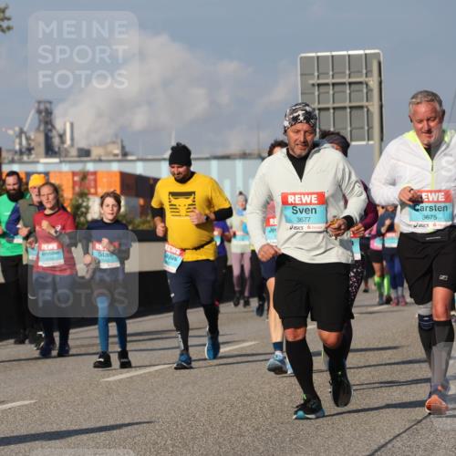 03.10.2025 - Köhlbrandbrückenlauf Luisa Fischer http://msf.ph/oto/9018130 03.10.2025 11:06:07 Position 3 1825, 3677, 3675 meine-sportfotos.de