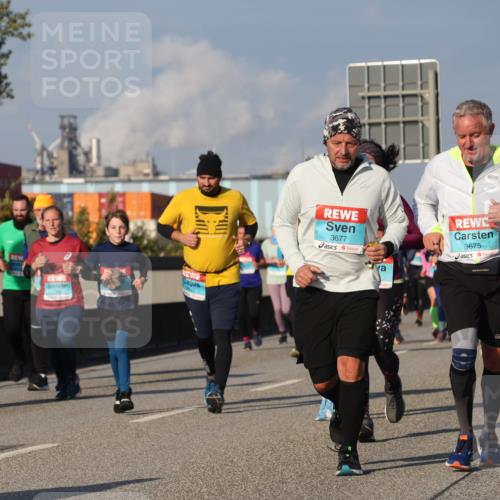 03.10.2025 - Köhlbrandbrückenlauf Luisa Fischer http://msf.ph/oto/9018133 03.10.2025 11:06:08 Position 3 3677, 3675 meine-sportfotos.de