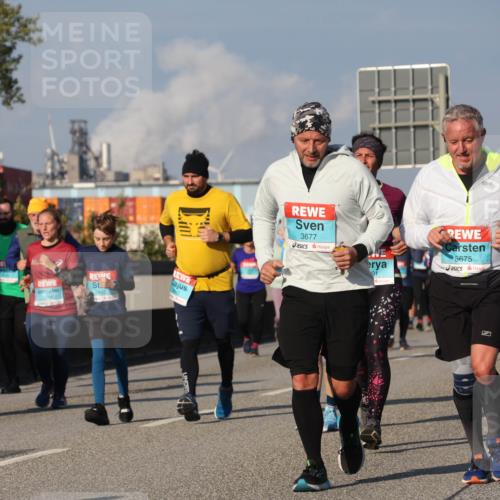 03.10.2025 - Köhlbrandbrückenlauf Luisa Fischer http://msf.ph/oto/9018134 03.10.2025 11:06:08 Position 3 40, 2842, 3677, 01, 3675 meine-sportfotos.de