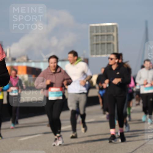 03.10.2025 - Köhlbrandbrückenlauf Luisa Fischer http://msf.ph/oto/9018166 03.10.2025 11:06:14 Position 3 152 meine-sportfotos.de