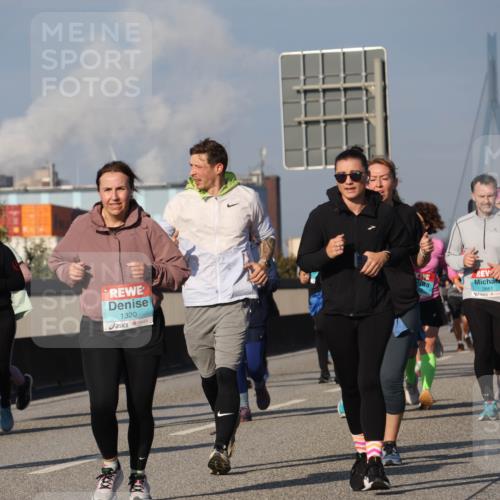 03.10.2025 - Köhlbrandbrückenlauf Luisa Fischer http://msf.ph/oto/9018167 03.10.2025 11:06:14 Position 3 3279, 1414, 1320, 3660, 3661 meine-sportfotos.de