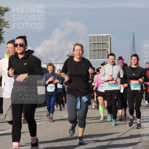 03.10.2025 - Köhlbrandbrückenlauf Luisa Fischer http://msf.ph/oto/9018187 03.10.2025 11:06:17 Position 3 3661, 3660 meine-sportfotos.de