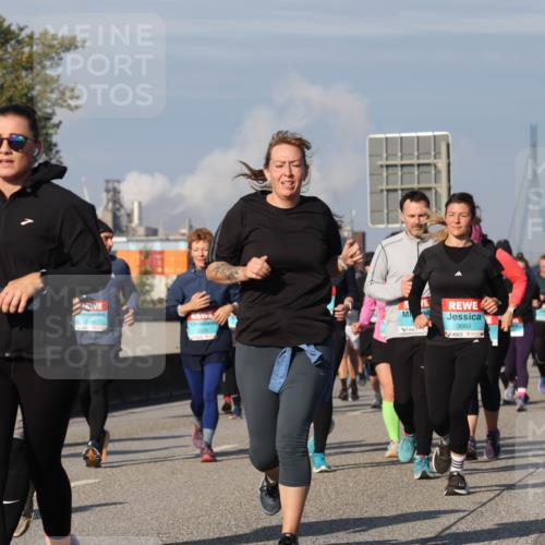03.10.2025 - Köhlbrandbrückenlauf Luisa Fischer http://msf.ph/oto/9018191 03.10.2025 11:06:18 Position 3 1414, 2140, 3660, 2028 meine-sportfotos.de