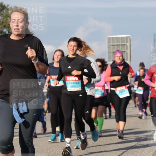 03.10.2025 - Köhlbrandbrückenlauf Luisa Fischer http://msf.ph/oto/9018200 03.10.2025 11:06:19 Position 3 3660 meine-sportfotos.de