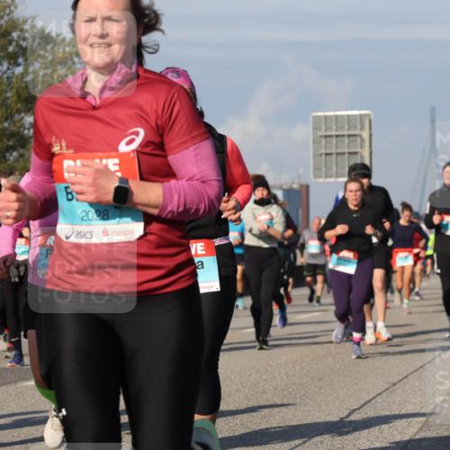 03.10.2025 - Köhlbrandbrückenlauf Luisa Fischer http://msf.ph/oto/9018219 03.10.2025 11:06:23 Position 3 45, 2028 meine-sportfotos.de