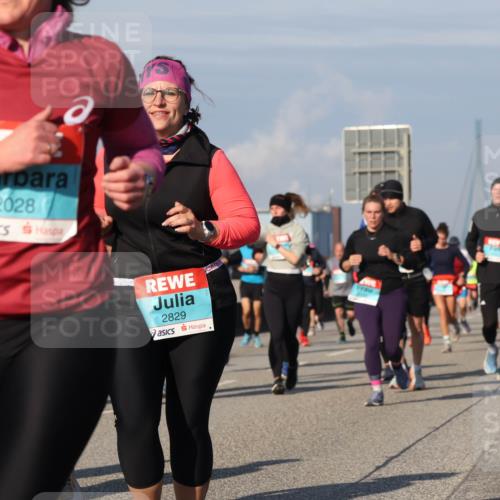 03.10.2025 - Köhlbrandbrückenlauf Luisa Fischer http://msf.ph/oto/9018220 03.10.2025 11:06:23 Position 3 2028, 2829 meine-sportfotos.de