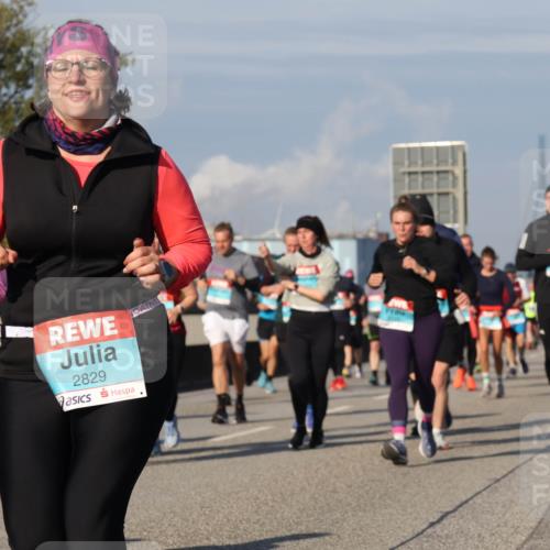 03.10.2025 - Köhlbrandbrückenlauf Luisa Fischer http://msf.ph/oto/9018224 03.10.2025 11:06:24 Position 3 1629, 2829 meine-sportfotos.de