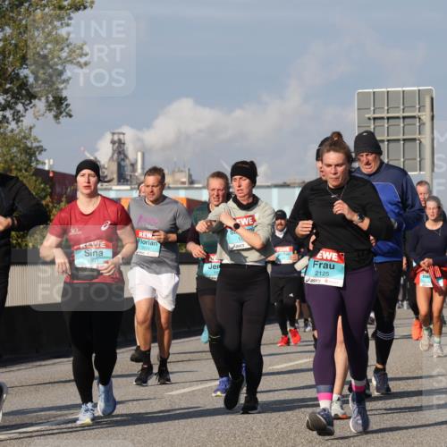 03.10.2025 - Köhlbrandbrückenlauf Luisa Fischer http://msf.ph/oto/9018228 03.10.2025 11:06:24 Position 3 2600, 3024, 1951, 15, 2125, 2151 meine-sportfotos.de