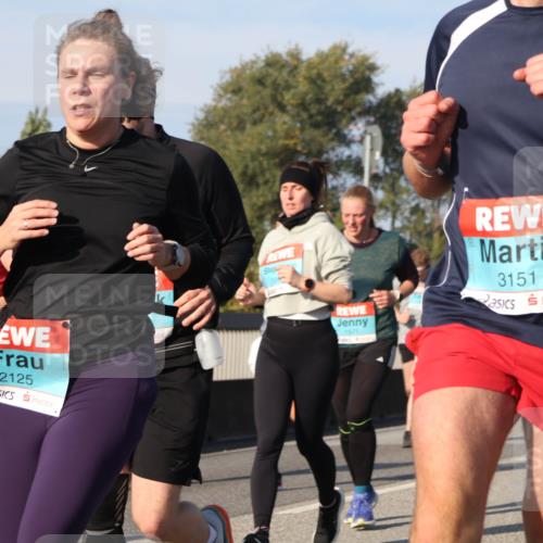 03.10.2025 - Köhlbrandbrückenlauf Luisa Fischer http://msf.ph/oto/9018255 03.10.2025 11:06:29 Position 3 2125, 1571, 3151 meine-sportfotos.de