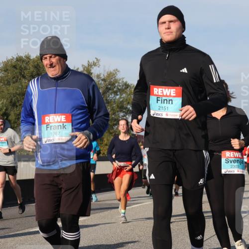03.10.2025 - Köhlbrandbrückenlauf Luisa Fischer http://msf.ph/oto/9018267 03.10.2025 11:06:31 Position 3 1967, 2151, 2303 meine-sportfotos.de