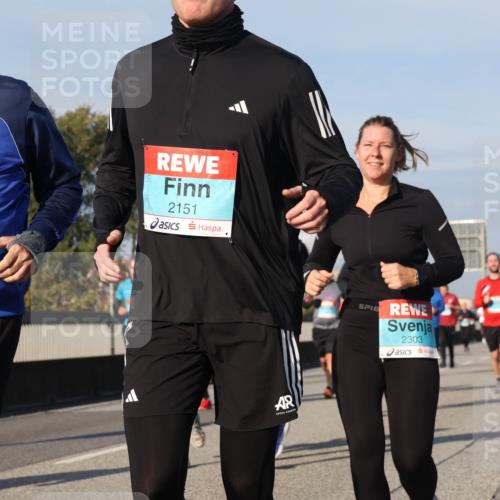 03.10.2025 - Köhlbrandbrückenlauf Luisa Fischer http://msf.ph/oto/9018270 03.10.2025 11:06:32 Position 3 1967, 2151, 2303 meine-sportfotos.de