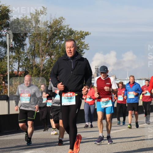 03.10.2025 - Köhlbrandbrückenlauf Luisa Fischer http://msf.ph/oto/9018284 03.10.2025 11:06:34 Position 3 1382, 3022, 3706, 1984, 2049 meine-sportfotos.de