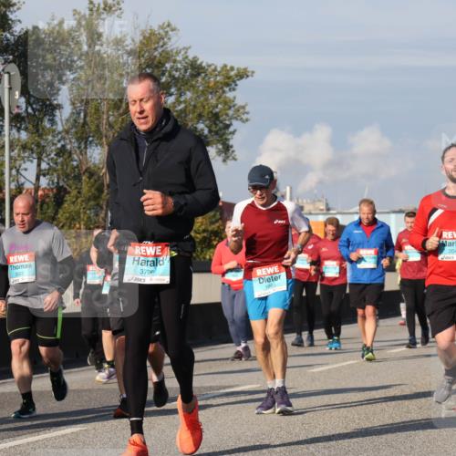 03.10.2025 - Köhlbrandbrückenlauf Luisa Fischer http://msf.ph/oto/9018286 03.10.2025 11:06:34 Position 3 3022, 3706, 1984, 2049 meine-sportfotos.de