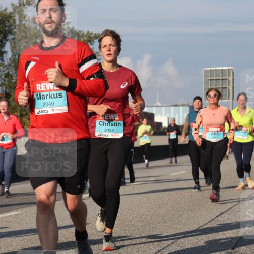 03.10.2025 - Köhlbrandbrückenlauf Luisa Fischer http://msf.ph/oto/9018298 03.10.2025 11:06:37 Position 3 2049, 2439, 1683 meine-sportfotos.de