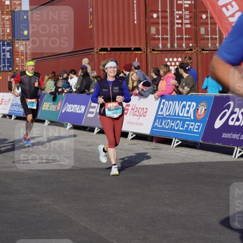 03.10.2025 - Köhlbrandbrückenlauf Michael Burmester http://msf.ph/oto/9018308 03.10.2025 10:18:03 Ziel 1121, 1471, 1513, 1812, 1941, 2544, 3175, 3310, 3486, 3487, 3762, 3826 meine-sportfotos.de