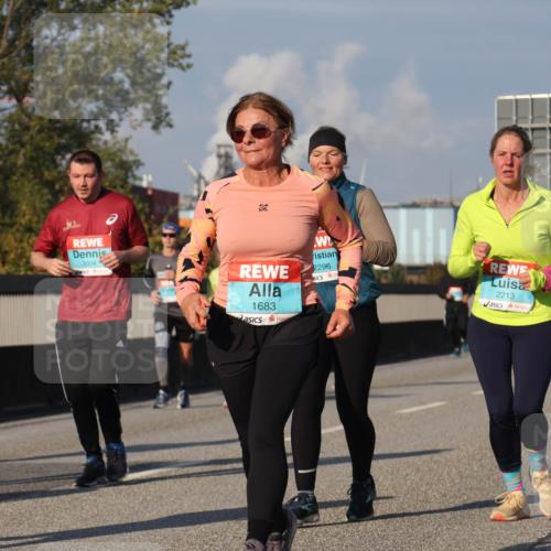 03.10.2025 - Köhlbrandbrückenlauf Luisa Fischer http://msf.ph/oto/9018309 03.10.2025 11:06:39 Position 3 3003, 3004, 1683, 2296, 2213 meine-sportfotos.de