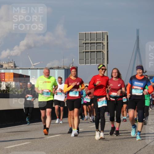 03.10.2025 - Köhlbrandbrückenlauf Luisa Fischer http://msf.ph/oto/9018327 03.10.2025 11:06:44 Position 3 2103 meine-sportfotos.de