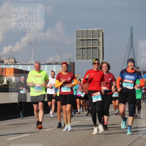 03.10.2025 - Köhlbrandbrückenlauf Luisa Fischer http://msf.ph/oto/9018333 03.10.2025 11:06:45 Position 3 1709 meine-sportfotos.de