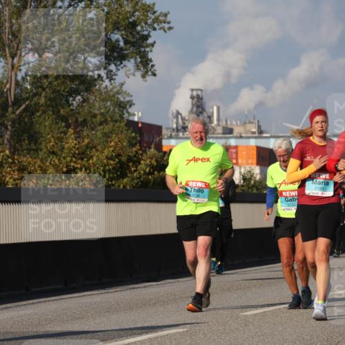 03.10.2025 - Köhlbrandbrückenlauf Luisa Fischer http://msf.ph/oto/9018345 03.10.2025 11:06:47 Position 3 2103, 2739, 2169, 2742 meine-sportfotos.de