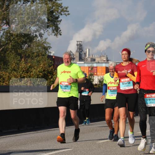 03.10.2025 - Köhlbrandbrückenlauf Luisa Fischer http://msf.ph/oto/9018347 03.10.2025 11:06:47 Position 3 2739, 2742, 2169, 3597 meine-sportfotos.de