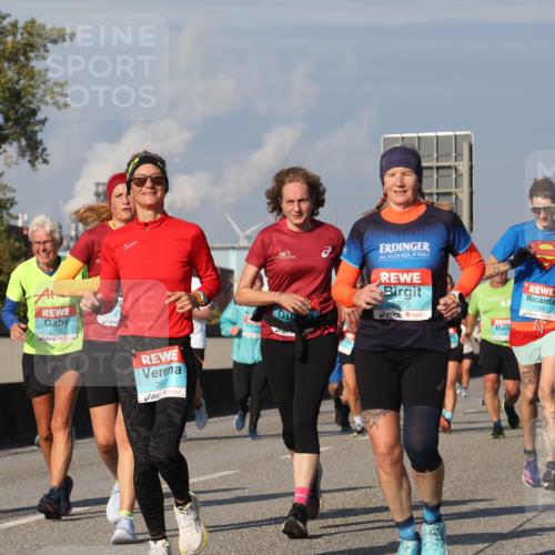 03.10.2025 - Köhlbrandbrückenlauf Luisa Fischer http://msf.ph/oto/9018357 03.10.2025 11:06:49 Position 3 9, 2742, 3597, 1709, 2970 meine-sportfotos.de