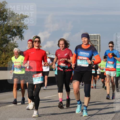 03.10.2025 - Köhlbrandbrückenlauf Luisa Fischer http://msf.ph/oto/9018358 03.10.2025 11:06:50 Position 3 2739, 2742, 3597, 2970, 1709 meine-sportfotos.de