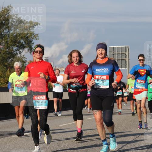 03.10.2025 - Köhlbrandbrückenlauf Luisa Fischer http://msf.ph/oto/9018361 03.10.2025 11:06:50 Position 3 2739, 27427, 3597, 2970, 1709 meine-sportfotos.de