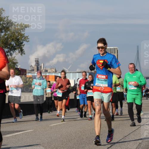 03.10.2025 - Köhlbrandbrückenlauf Luisa Fischer http://msf.ph/oto/9018377 03.10.2025 11:06:53 Position 3 1709 meine-sportfotos.de
