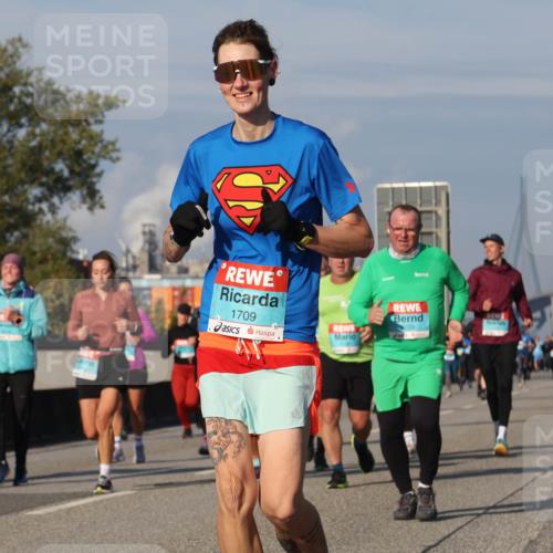 03.10.2025 - Köhlbrandbrückenlauf Luisa Fischer http://msf.ph/oto/9018389 03.10.2025 11:06:55 Position 3 1709, 039 meine-sportfotos.de