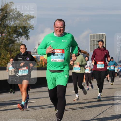 03.10.2025 - Köhlbrandbrückenlauf Luisa Fischer http://msf.ph/oto/9018402 03.10.2025 11:06:57 Position 3 1937, 3039, 2310, 1160 meine-sportfotos.de