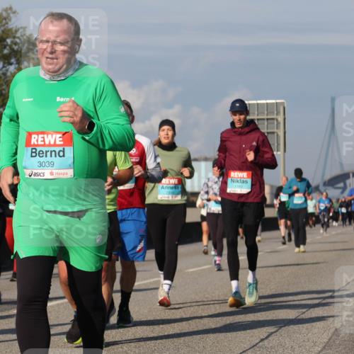 03.10.2025 - Köhlbrandbrückenlauf Luisa Fischer http://msf.ph/oto/9018407 03.10.2025 11:06:58 Position 3 1937, 3039, 1160, 2310 meine-sportfotos.de