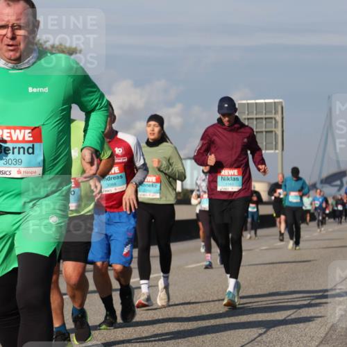 03.10.2025 - Köhlbrandbrückenlauf Luisa Fischer http://msf.ph/oto/9018410 03.10.2025 11:06:59 Position 3 1937, 3039, 3088, 1160 meine-sportfotos.de