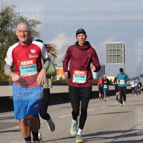 03.10.2025 - Köhlbrandbrückenlauf Luisa Fischer http://msf.ph/oto/9018420 03.10.2025 11:07:00 Position 3 4, 10, 3088, 1160 meine-sportfotos.de