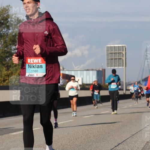 03.10.2025 - Köhlbrandbrückenlauf Luisa Fischer http://msf.ph/oto/9018429 03.10.2025 11:07:02 Position 3 1160 meine-sportfotos.de