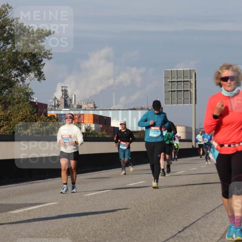 03.10.2025 - Köhlbrandbrückenlauf Luisa Fischer http://msf.ph/oto/9018442 03.10.2025 11:07:04 Position 3 1697 meine-sportfotos.de